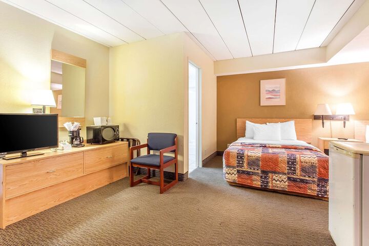 Room 38 of 44