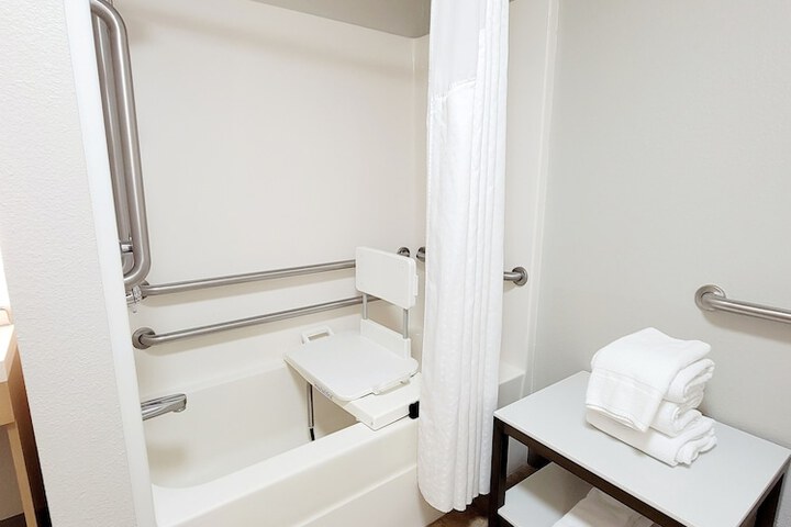 Room 30 of 53