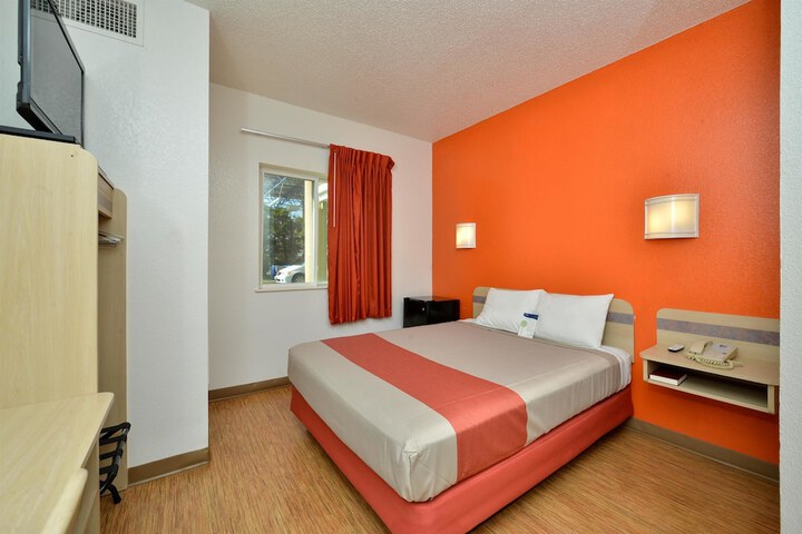 Room 19 of 27