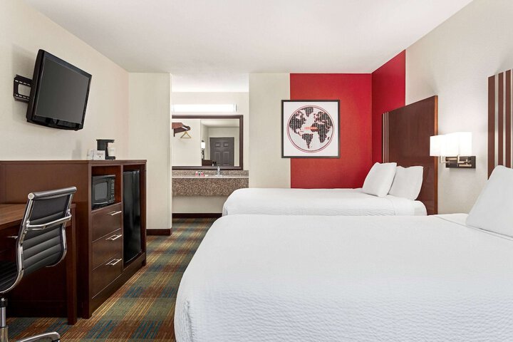 Room 20 of 39