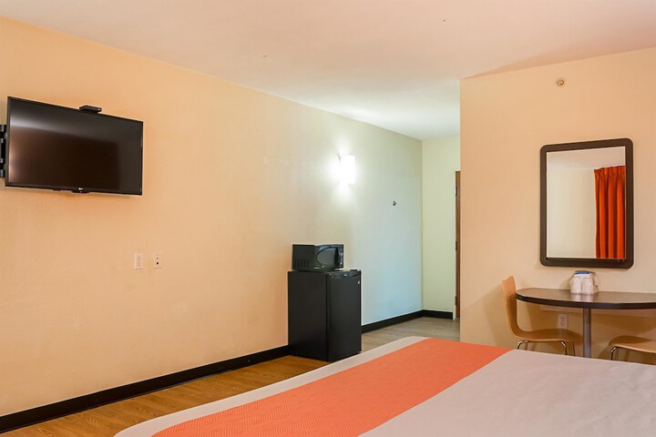 Room 17 of 30