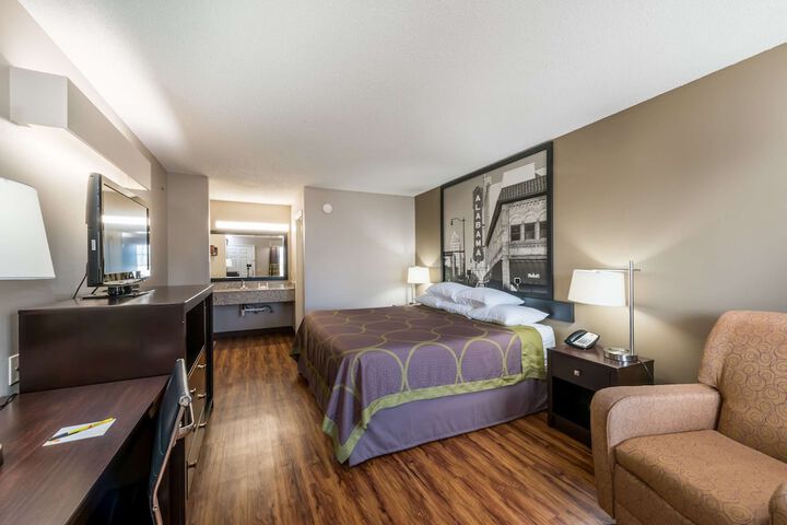 Super 8 by Wyndham Alexander City