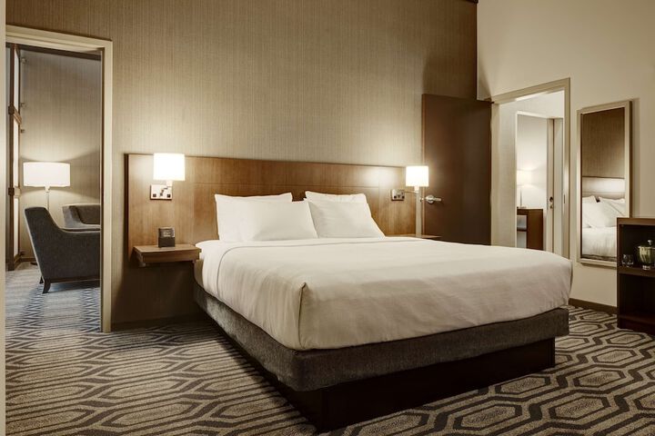 Room 15 of 30