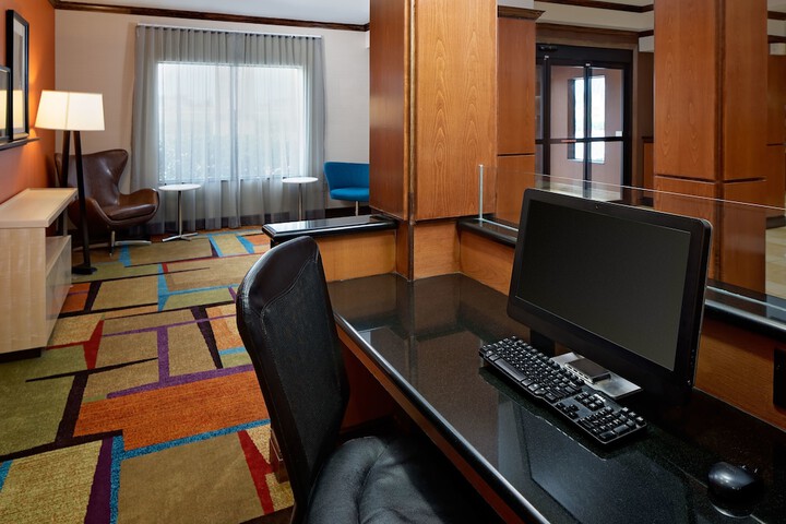Business Center 23 of 24