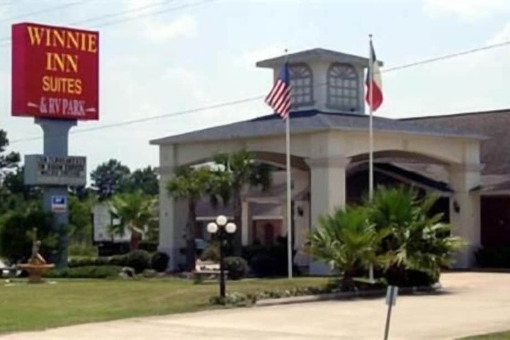 Winnie Inn Suites & RV Park