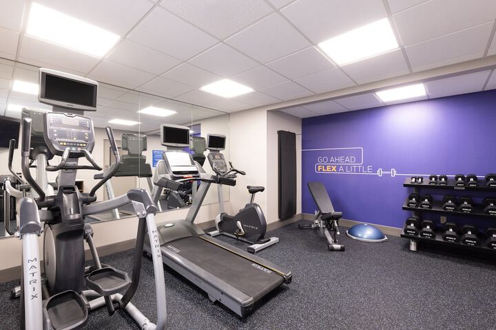 Holiday Inn Express Hotel & Suites Danbury - I-84 by IHG