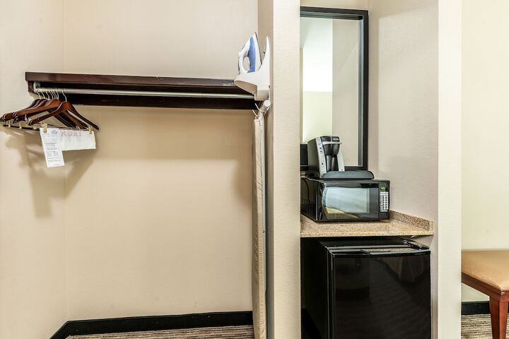 Room 9 of 34