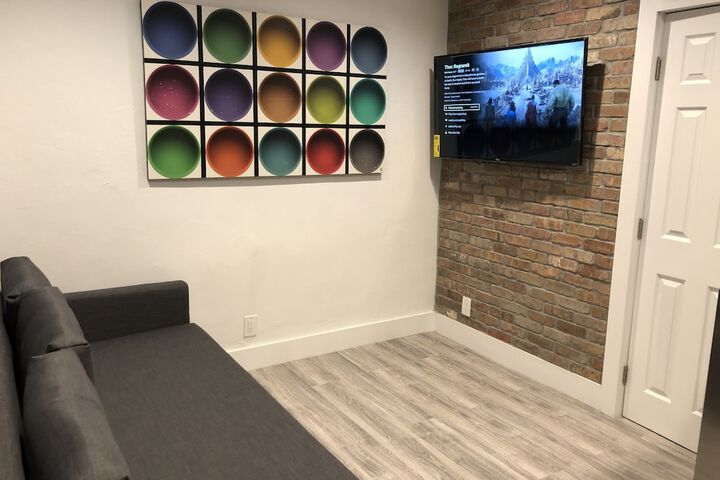 Room 76 of 115