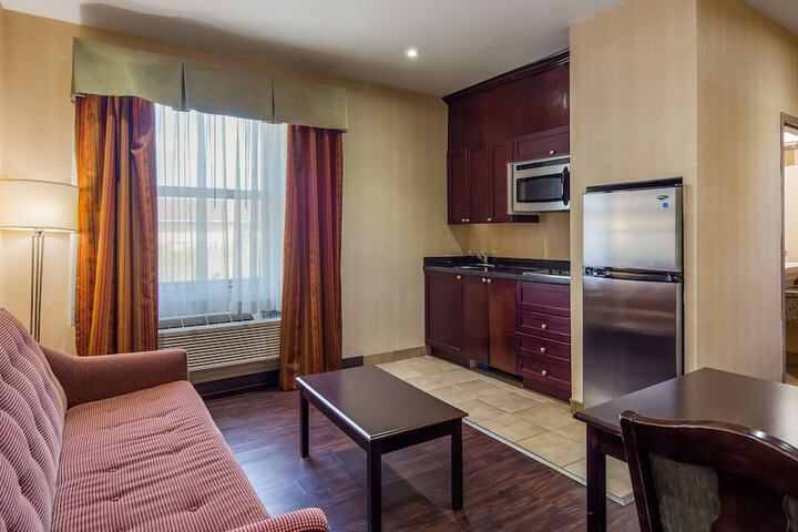 Room 33 of 58