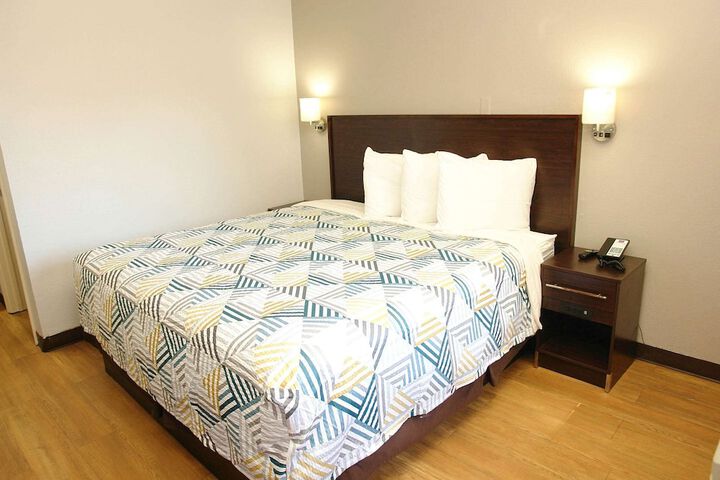 Room 7 of 14