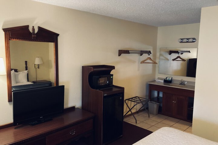 Honeysuckle Inn - Mountain View
