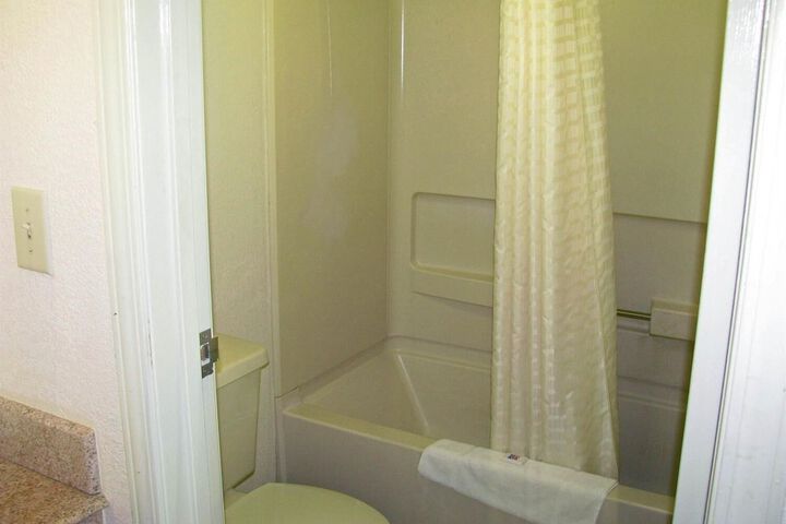 Room 10 of 22