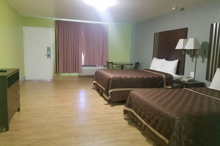 Room 9 of 13