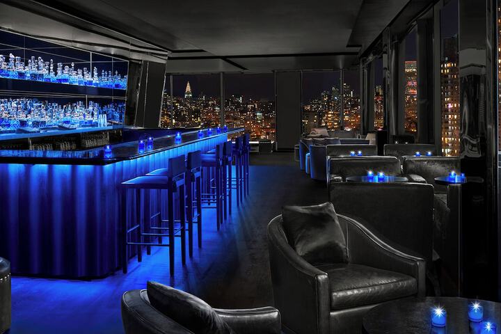 Lounge 40 of 49