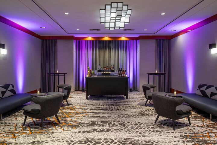 Delta Hotels by Marriott Vancouver Downtown Suites - Downtown Vancouver