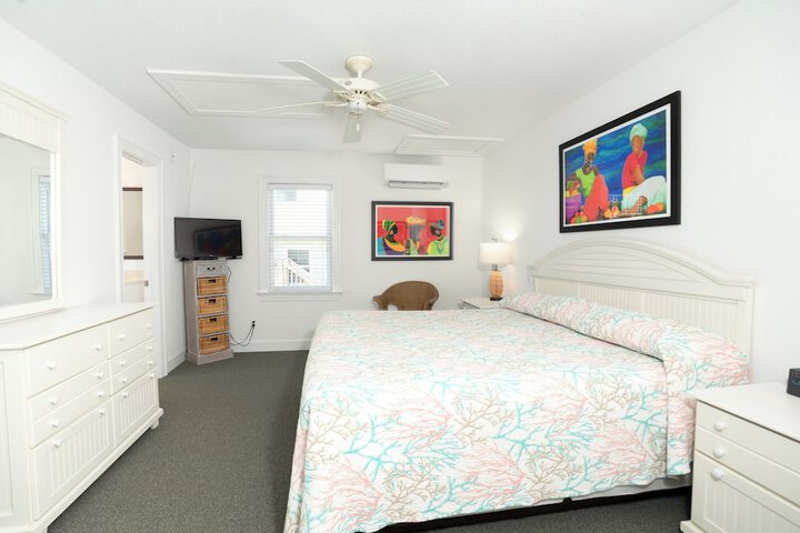 Ocracoke Harbor Inn