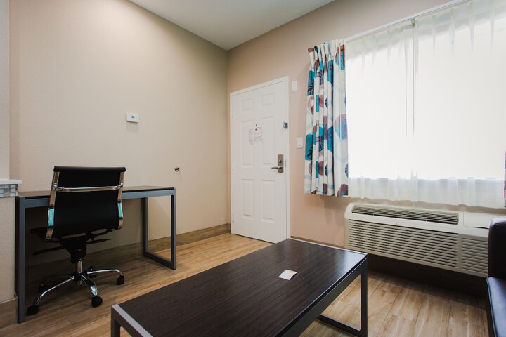 Room 32 of 37