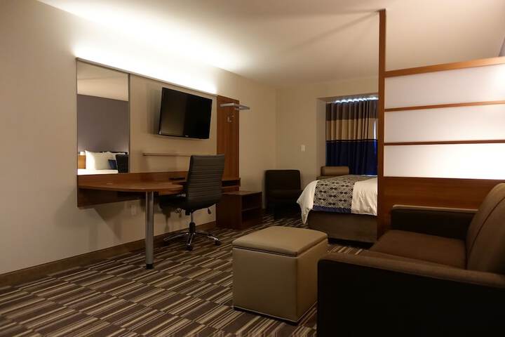 Room 28 of 42