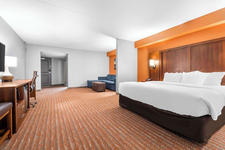 Room 27 of 43