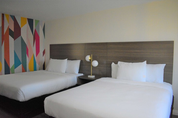 Room 11 of 25