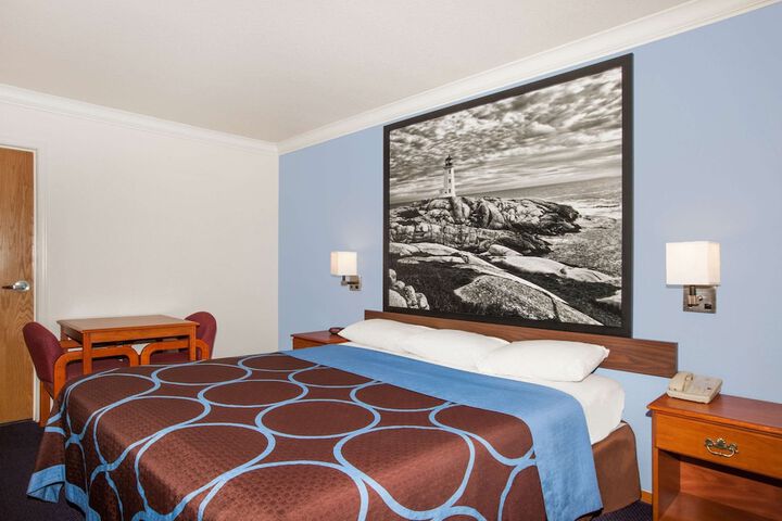 Room 34 of 87