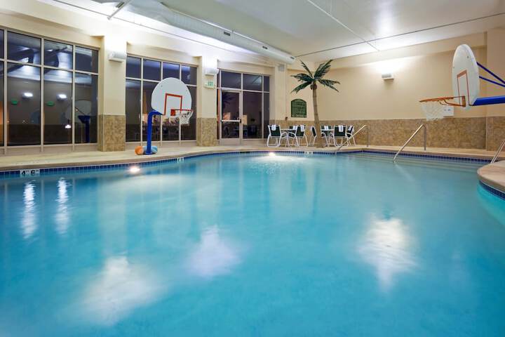 Pool 14 of 75