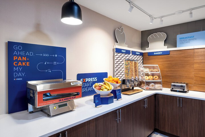 Holiday Inn Express Portland South-Lake Oswego by IHG
