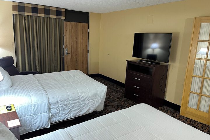 Room 4 of 14