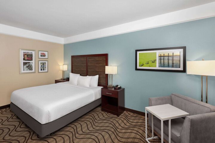 Room 31 of 40