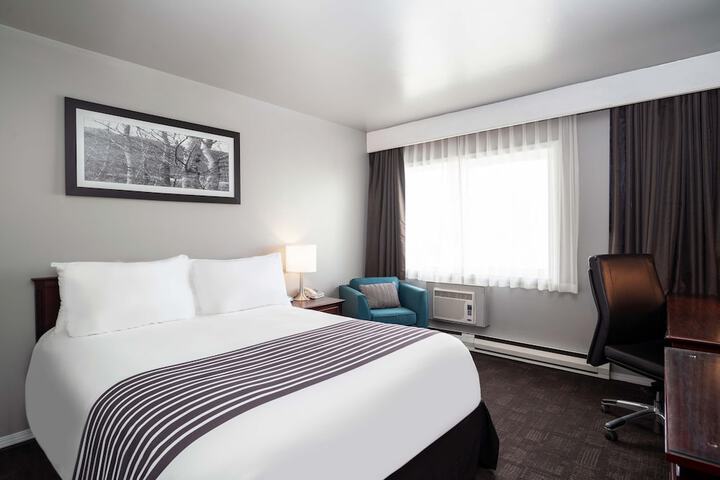 Room 26 of 32