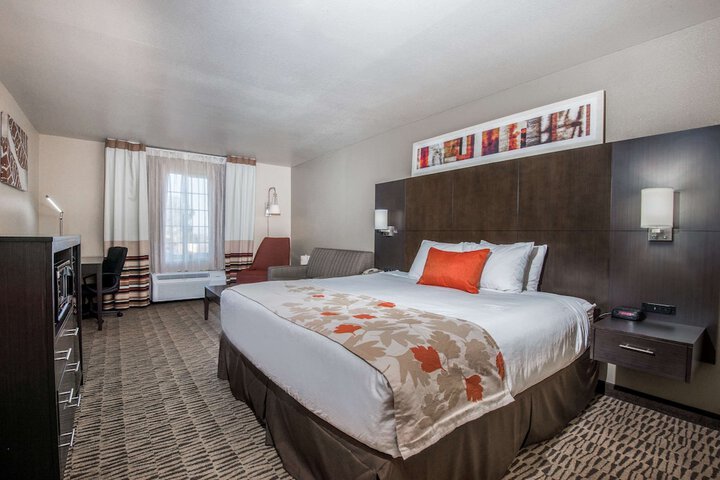 Room 10 of 26