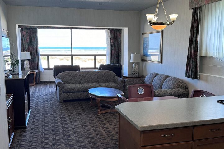Promenade Inn & Suites Oceanfront