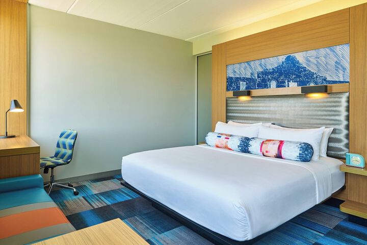 Room 7 of 27
