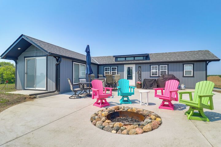 Pet-friendly Cabin w / Lake Access & Patio in Dent