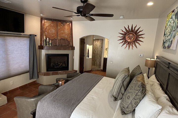 Room 200 of 285