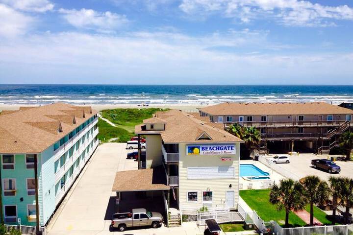 Beachgate CondoSuites and Oceanfront Resort