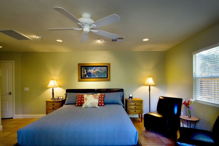 Room 12 of 32