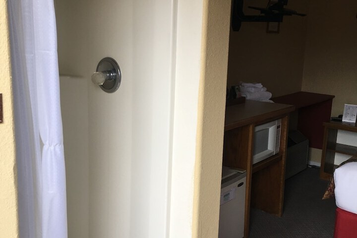 Room 16 of 61