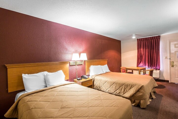Room 12 of 23