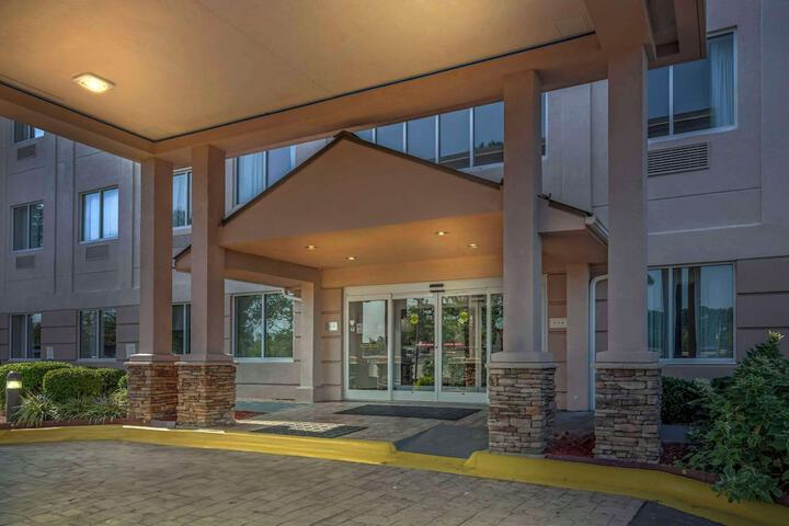 Hotel 3 of 36