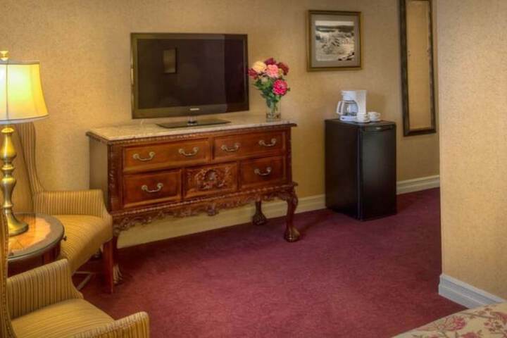 Room 33 of 187