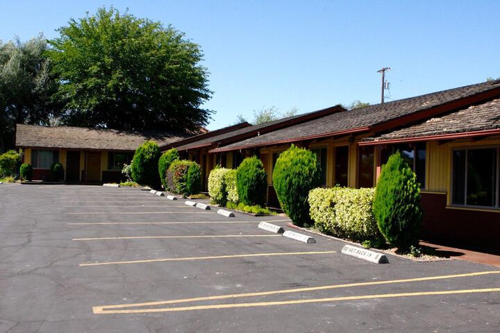 Hotel 10 of 54