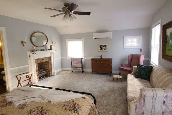 Room 44 of 70