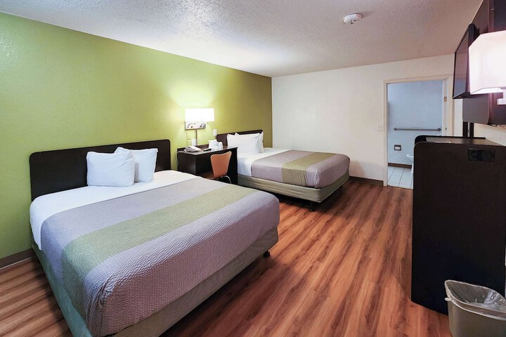 Room 43 of 50