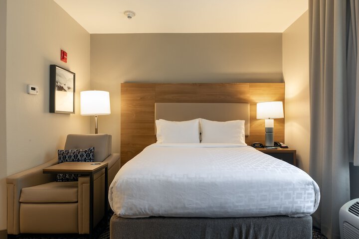 Room 37 of 40