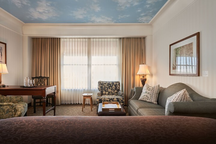 Room 43 of 98