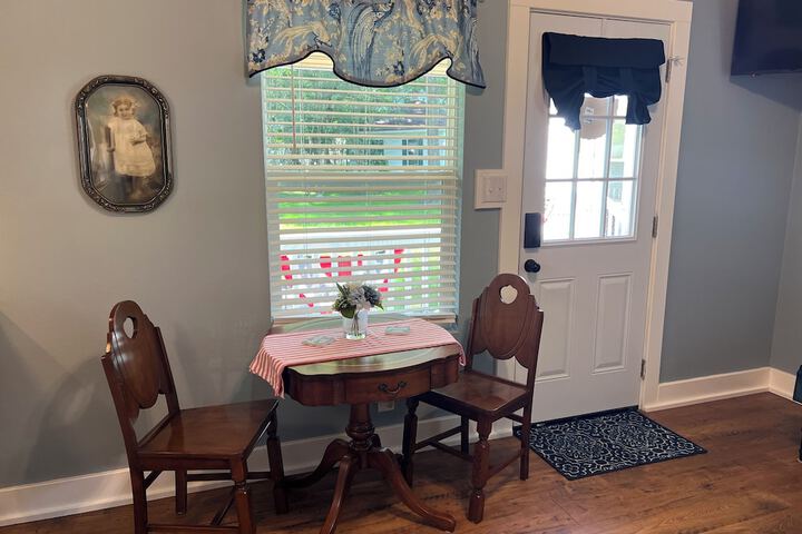 Benefield House Bed & Breakfast