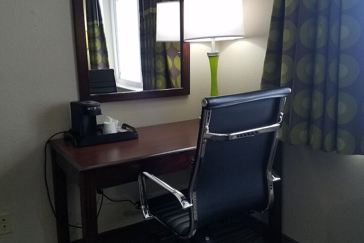 Super 8 by Wyndham Chicago OHare Airport