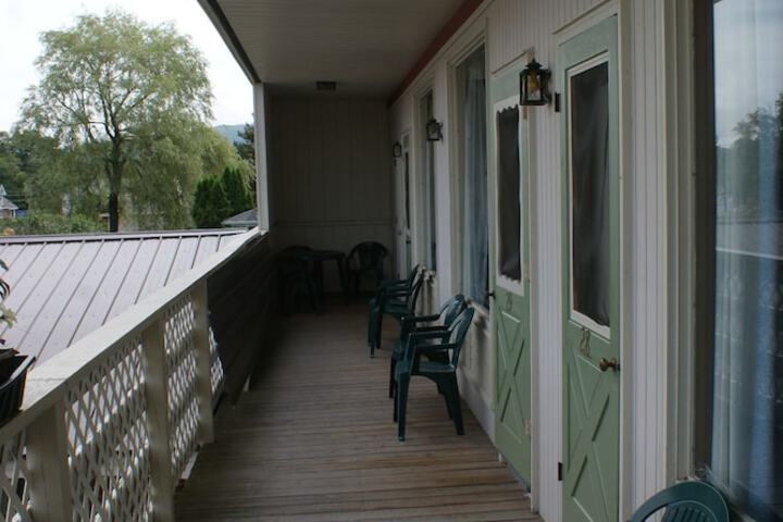 Northern Peaks Motor Inn