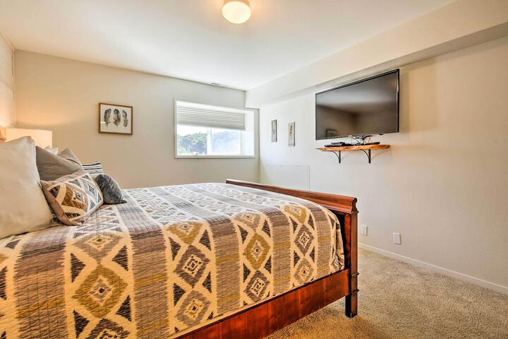 Beachfront Lincoln City Condo-patio & Pool Access!